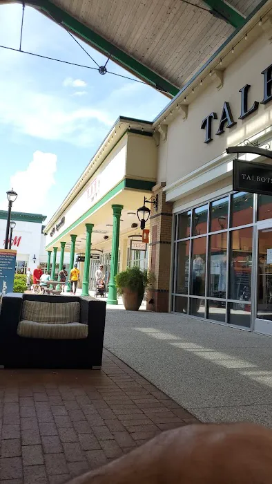 TUMI Outlet Store - Tanger Outlet Savannah 0