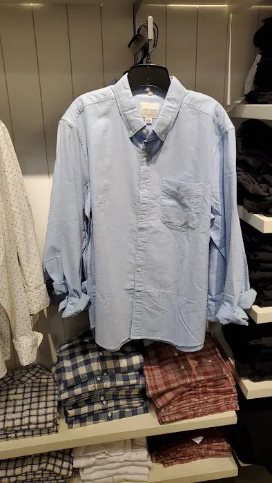 TUMI Outlet Store - Tanger Outlet Savannah 5