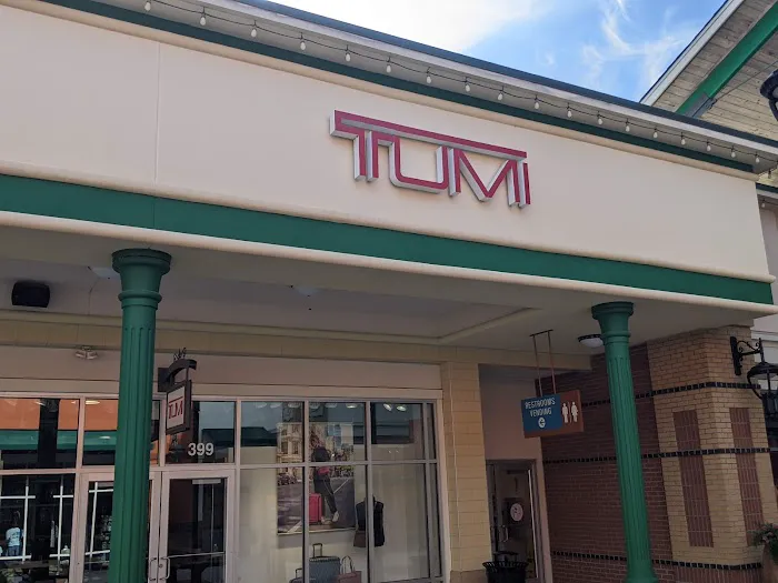 TUMI Outlet Store - Tanger Outlet Savannah 6