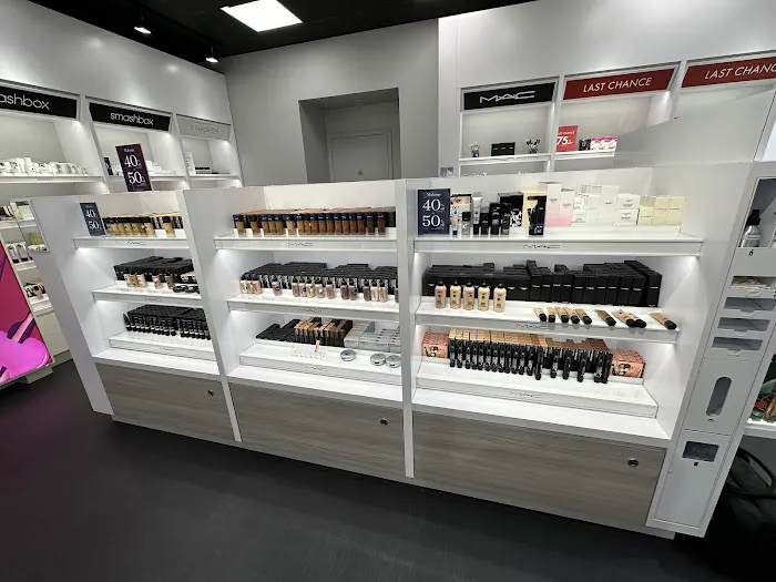 The Cosmetics Company Store 0