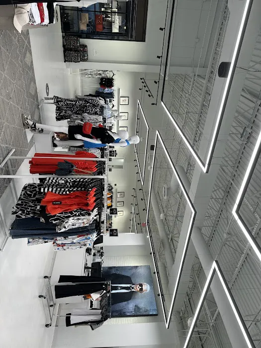 Karl Lagerfeld Paris 6