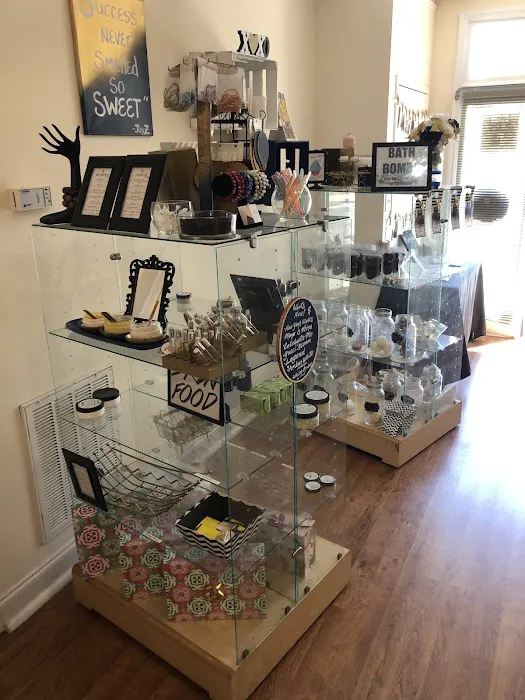 LUXE Fragrance Bar 6