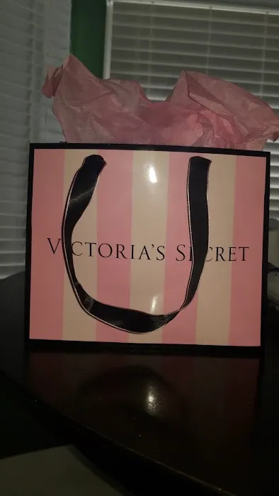 Victoria's Secret 0
