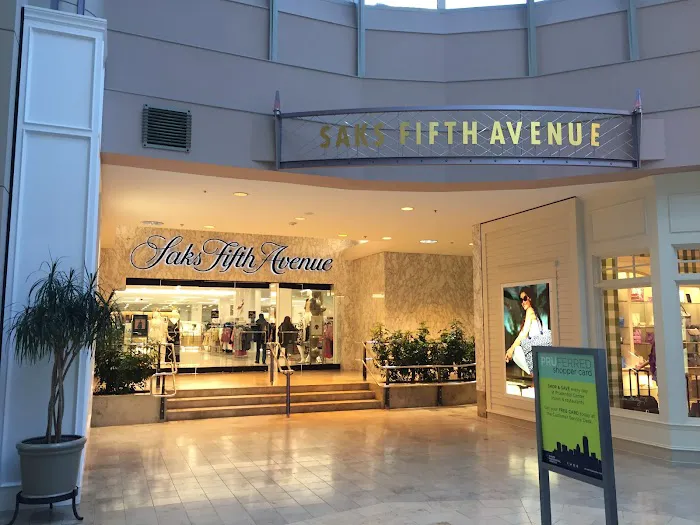 Saks Fifth Avenue 2