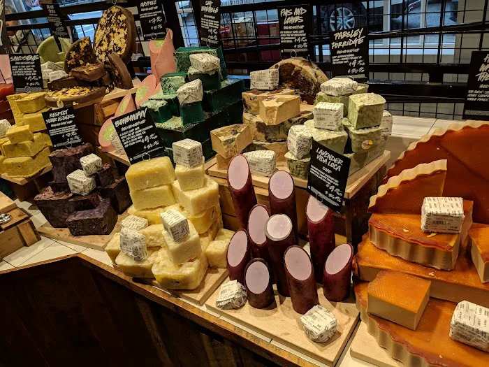 Lush Cosmetics Newbury Street 3