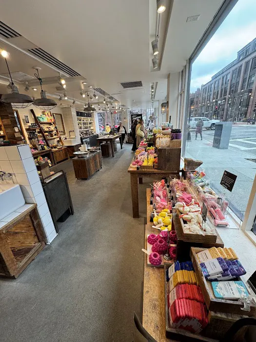 Lush Cosmetics Newbury Street 4