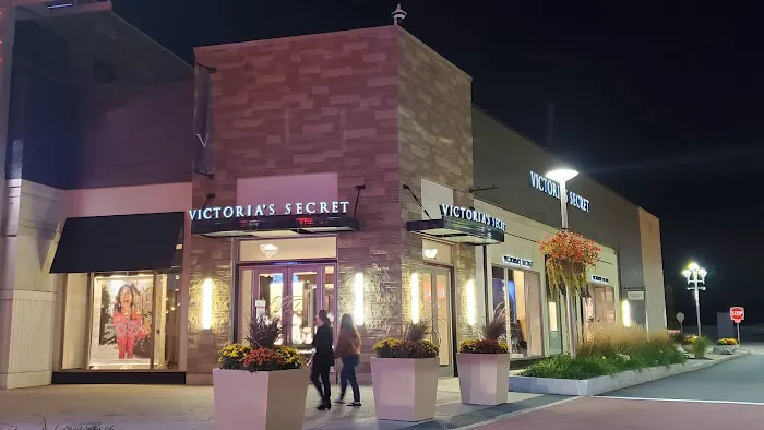 Victoria's Secret & PINK by Victoria's Secret 9