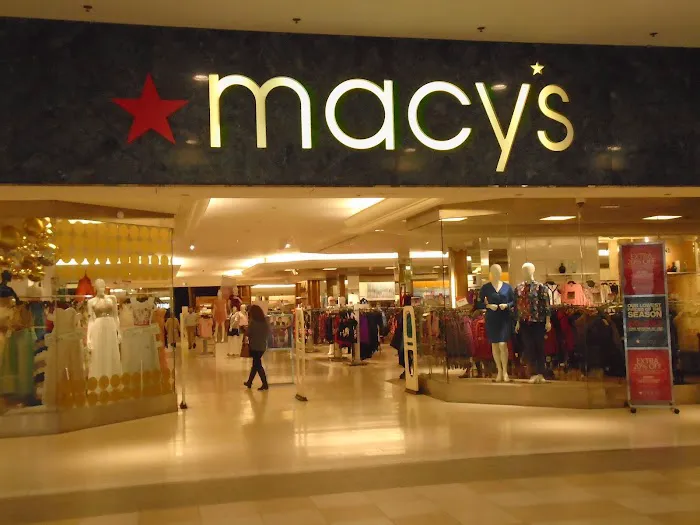 Macy's 0