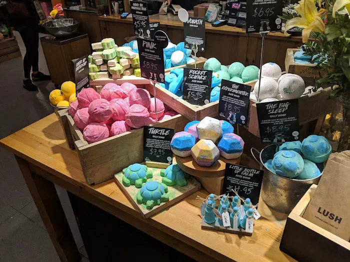 Lush Cosmetics Crossgates Mall 2