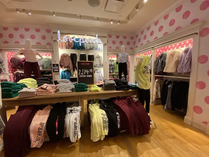 Victoria's Secret 0