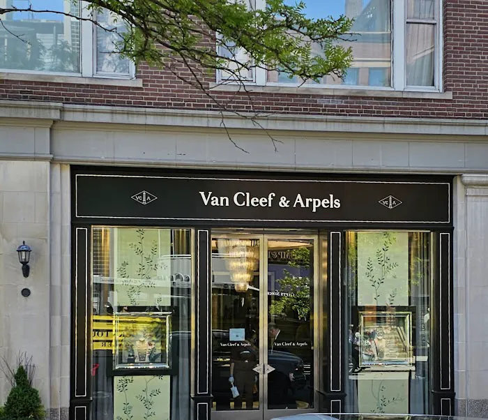 Van Cleef & Arpels (Boston - Newbury Street) 2