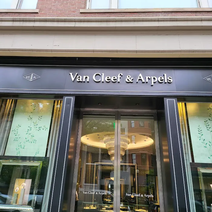 Van Cleef & Arpels (Boston - Newbury Street) 6