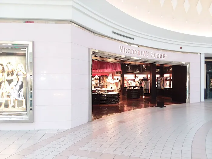 Victoria's Secret 0