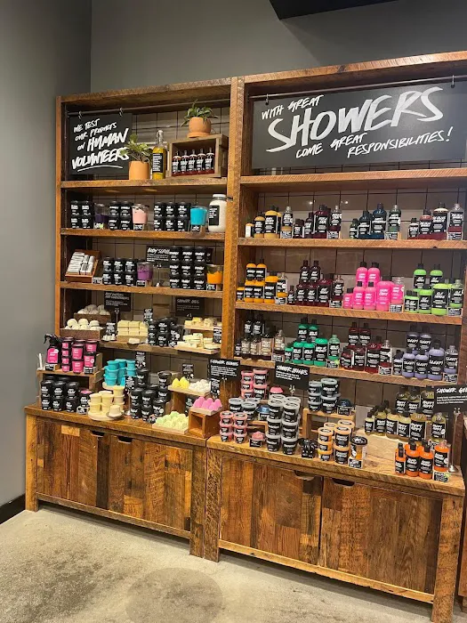 Lush Cosmetics Lynnfield 2