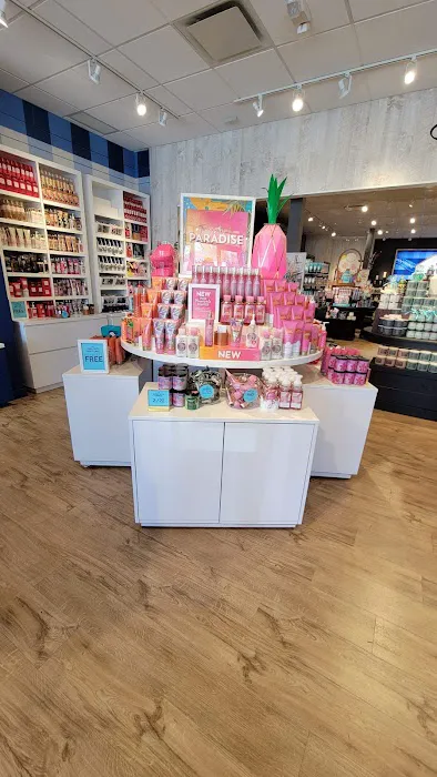 Bath & Body Works 1