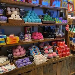 Lush Cosmetics Burlington ico