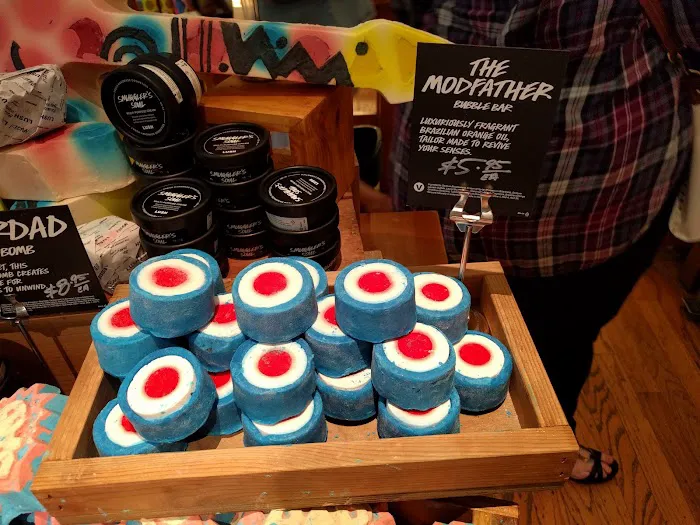 Lush Cosmetics Burlington 9