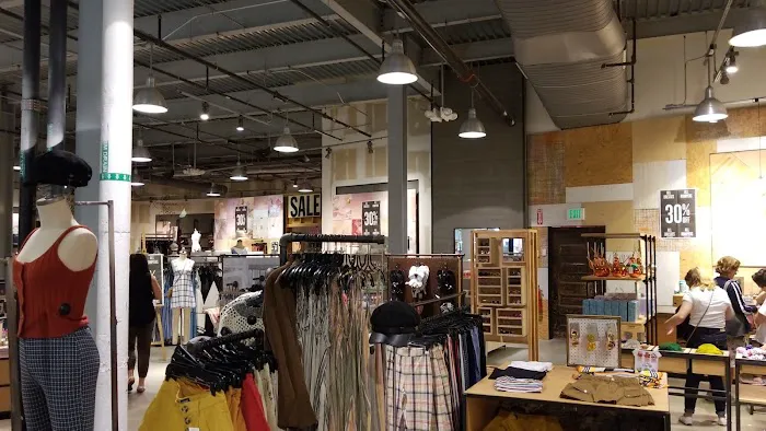 Urban Outfitters 8