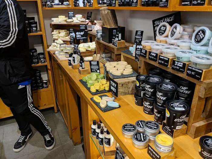 Lush Cosmetics Pheasant Lane 1