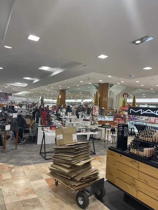 Macy's 0