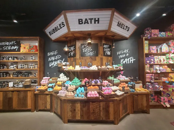 Lush Cosmetics Natick 9