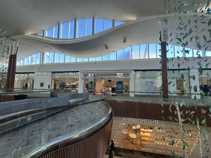 Louis Vuitton Natick 8