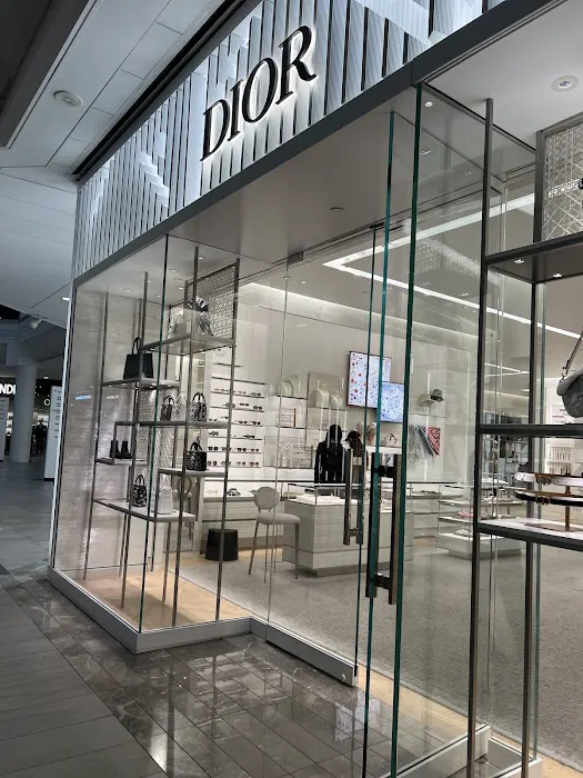 DIOR Boston Copley Place 8