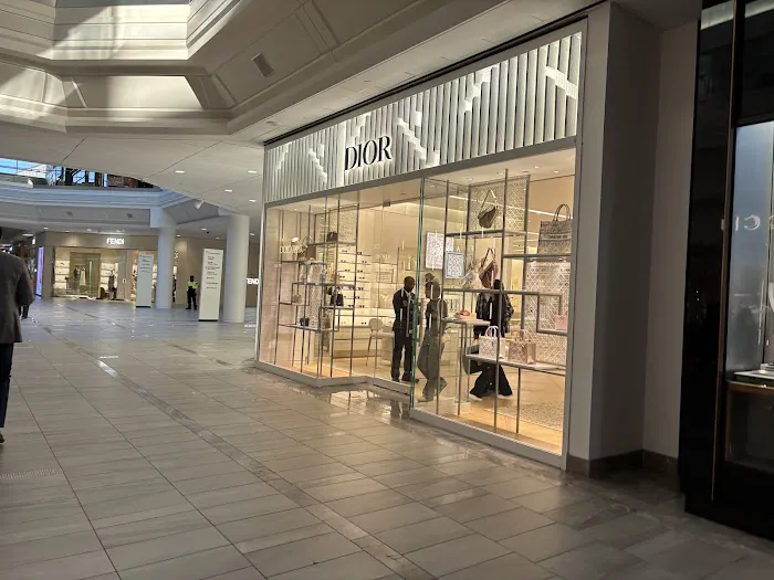DIOR Boston Copley Place 9