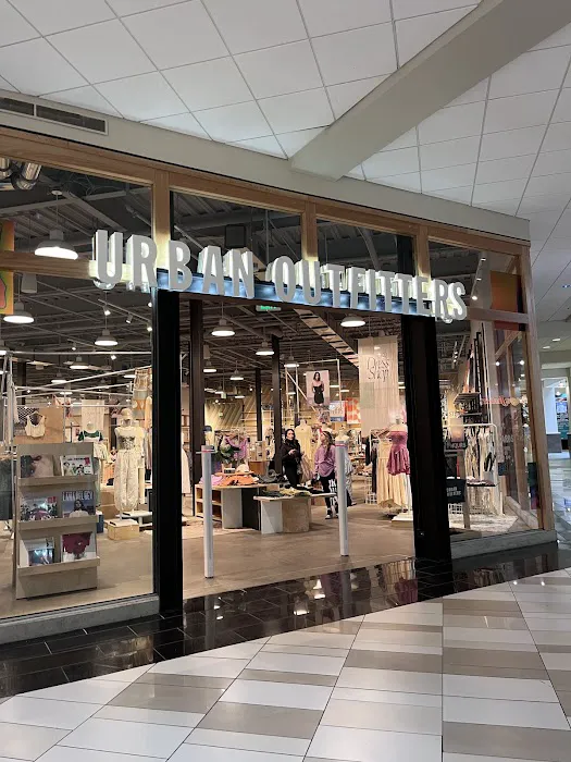 Urban Outfitters 0