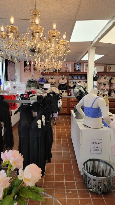 Madame Pirie Famise Corset Shoppe 0