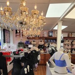 Madame Pirie Famise Corset Shoppe ico