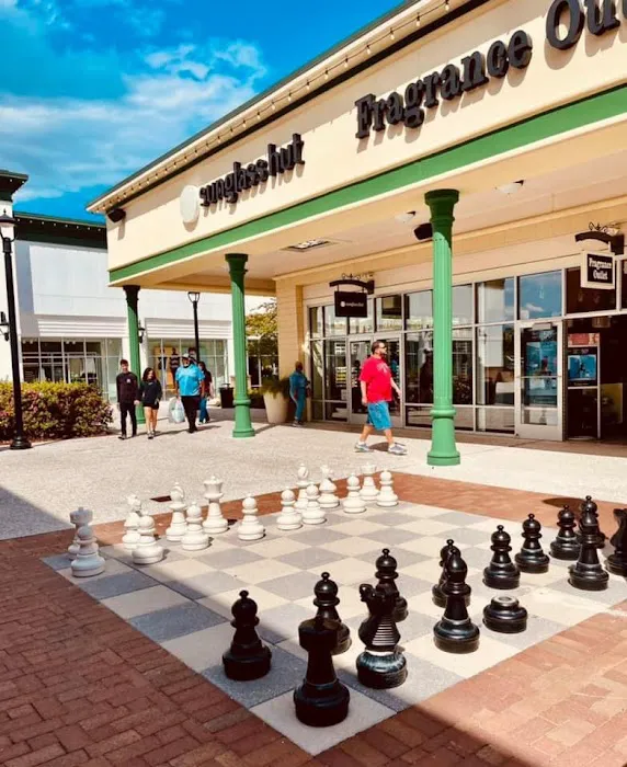 Tanger Outlets Savannah 8