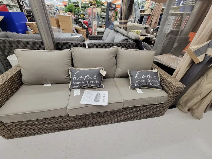 Big Lots 4