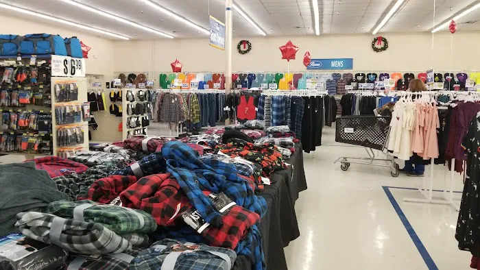 Roses Discount Store 3