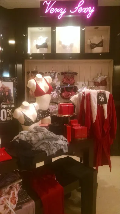 Victoria's Secret & PINK by Victoria's Secret 0