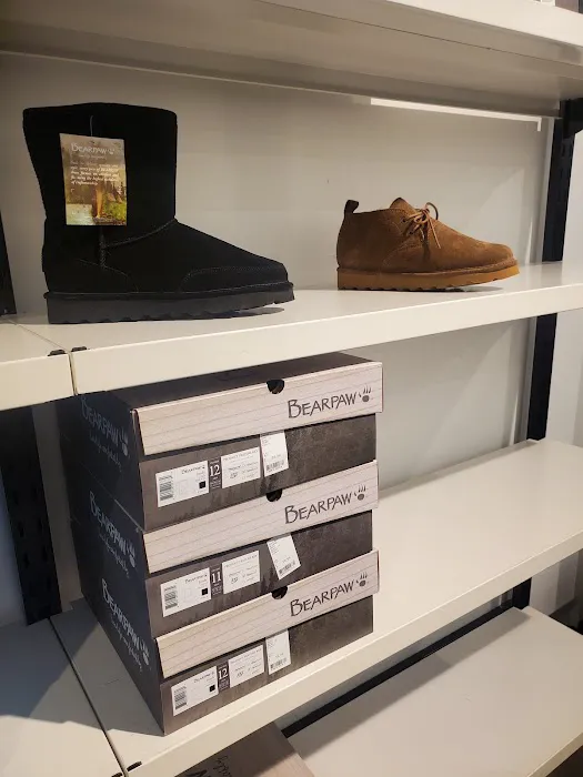 Bloomingdale's Outlet 9