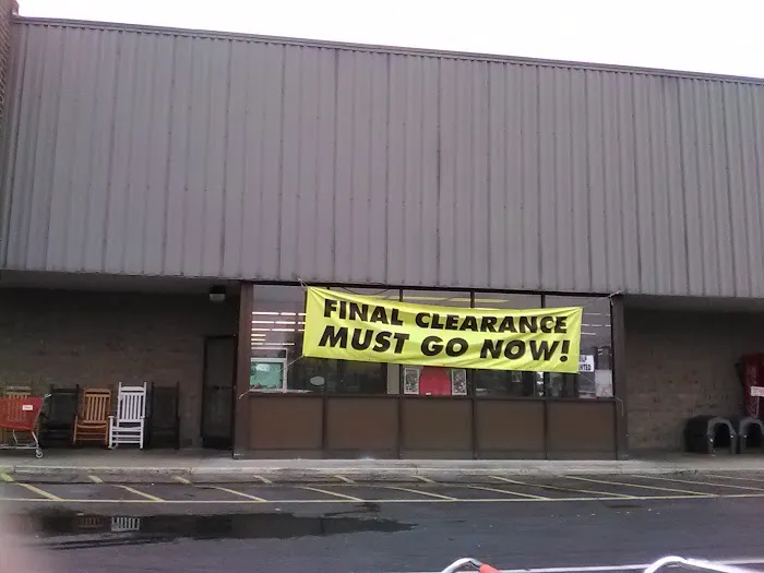 Roses Discount Store 7