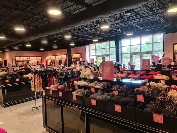 Victoria's Secret Outlet 5