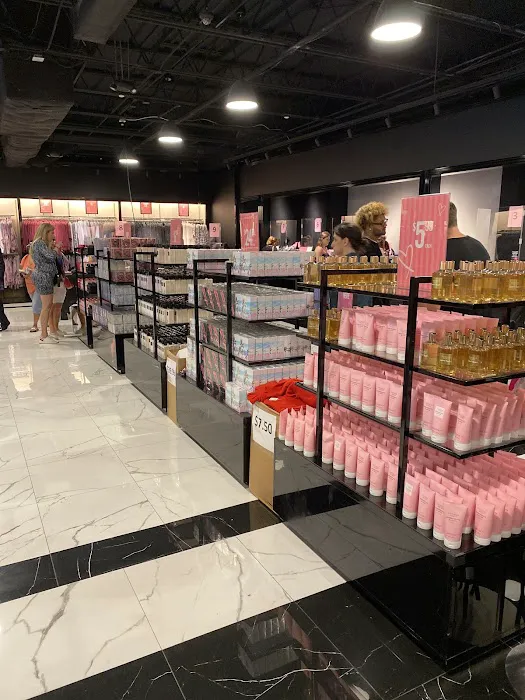 Victoria's Secret Outlet 9