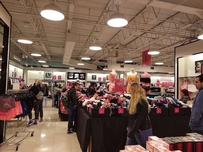 Victoria's Secret Outlet 8
