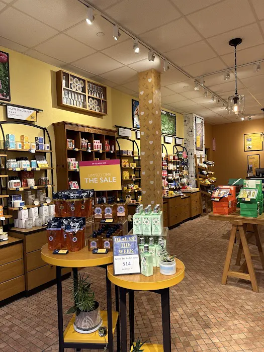 L'OCCITANE EN PROVENCE 9