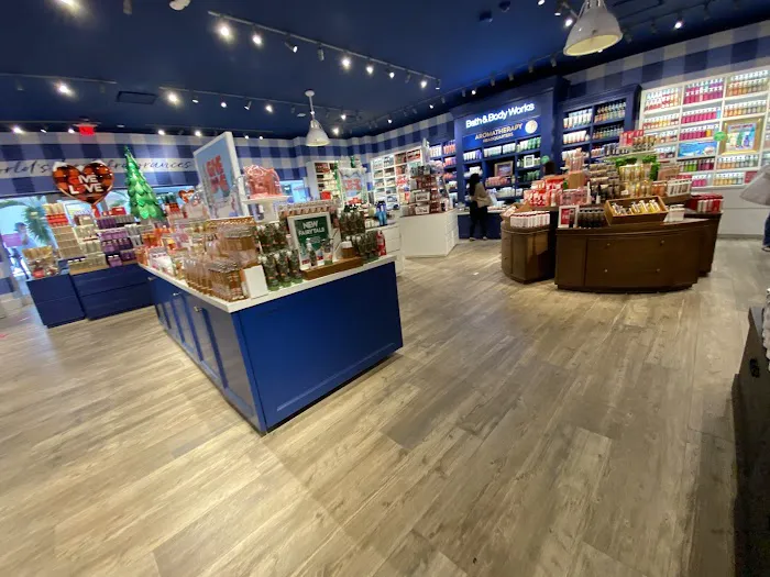 Bath & Body Works 4