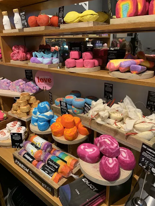 Lush Cosmetics Mall at Millenia 2