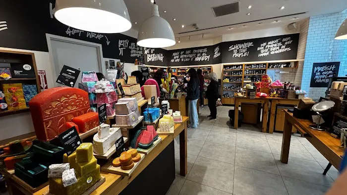 Lush Cosmetics Mall at Millenia 8
