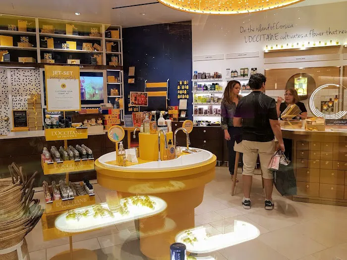 L'OCCITANE EN PROVENCE 6