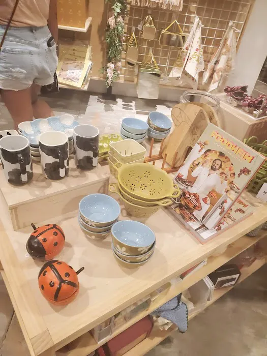Urban Outfitters 4