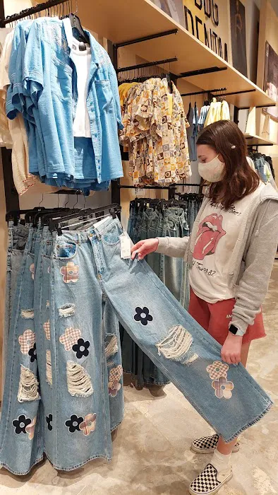 Urban Outfitters 6