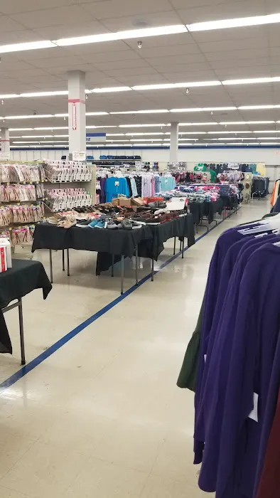 Roses Discount Store 0