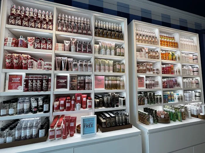 Bath & Body Works 4