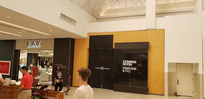 Perfume and Company 6